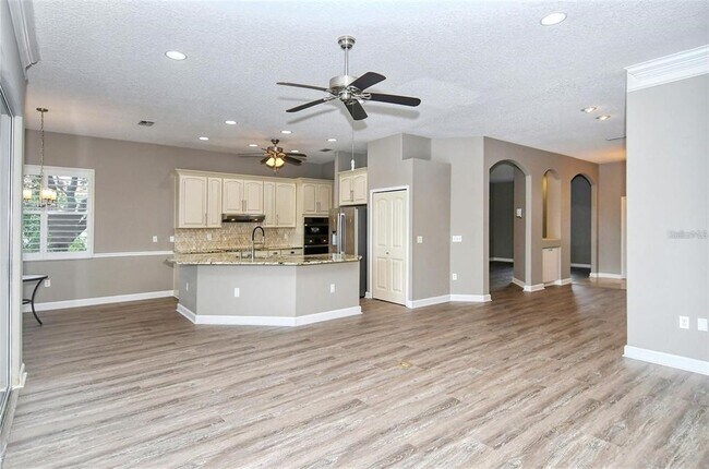 Building Photo - 6807 Sagebrush Cir