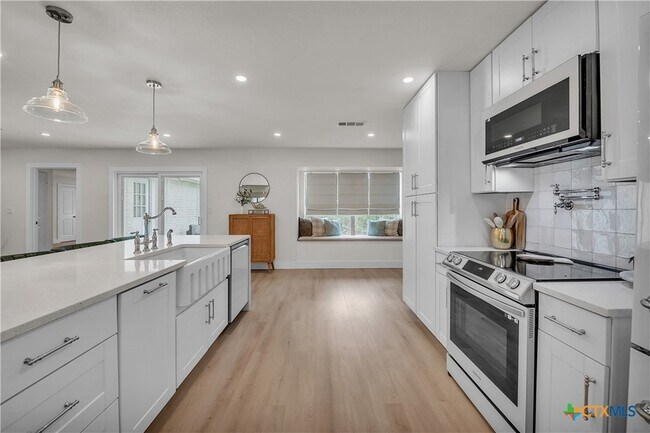 Building Photo - 513 Santa Clara Rd