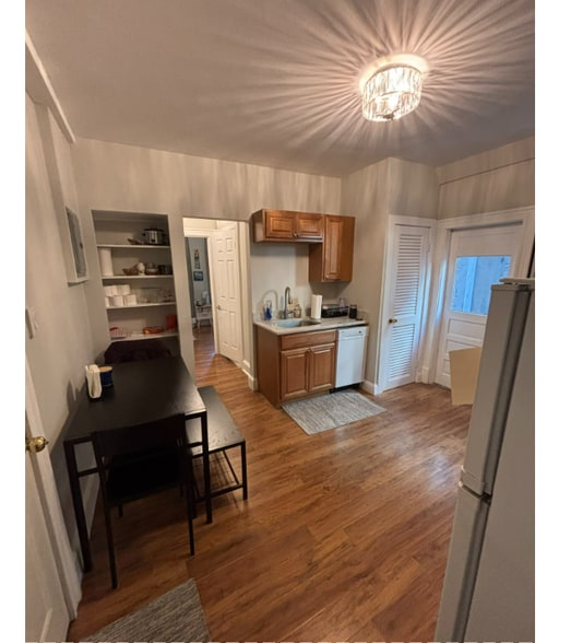 Building Photo - 220 Hanover St