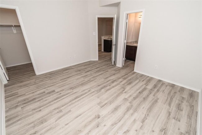 Building Photo - 24130 Ravenna Oaks Ct