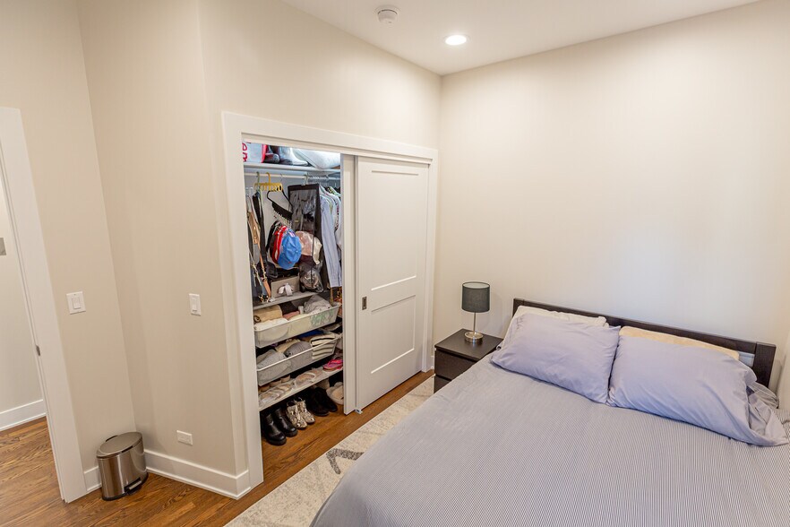 Bedroom #2 (Different Unit) - 6527 N Newgard Ave