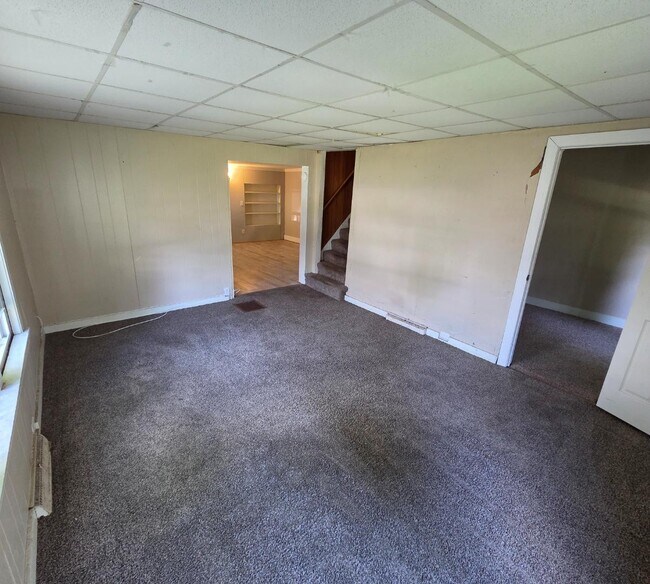 Building Photo - 29 E Vanscoter St