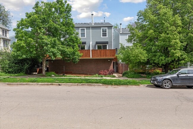 Building Photo - Updated & Bright 2BR Condo in Prime Boulde...