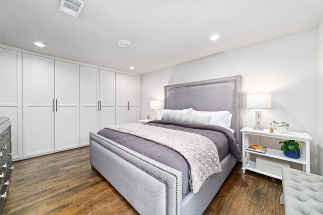 Building Photo - 10607 Chimney Rock Rd