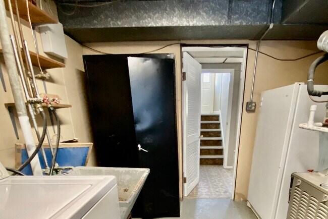Building Photo - 6620 163rd Pl