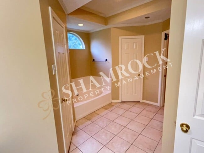 Building Photo - Arrowhead Estates Home