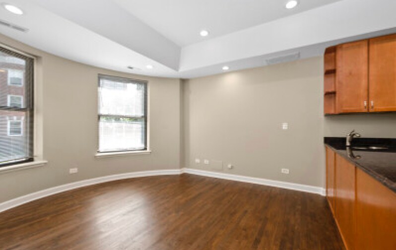 Building Photo - 4010 S Calumet Ave