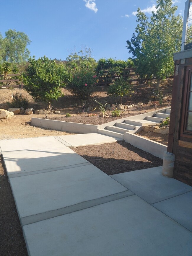 Building Photo - 401 Washingtonia Dr