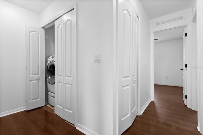 Building Photo - 4431 Ashburn Square Dr