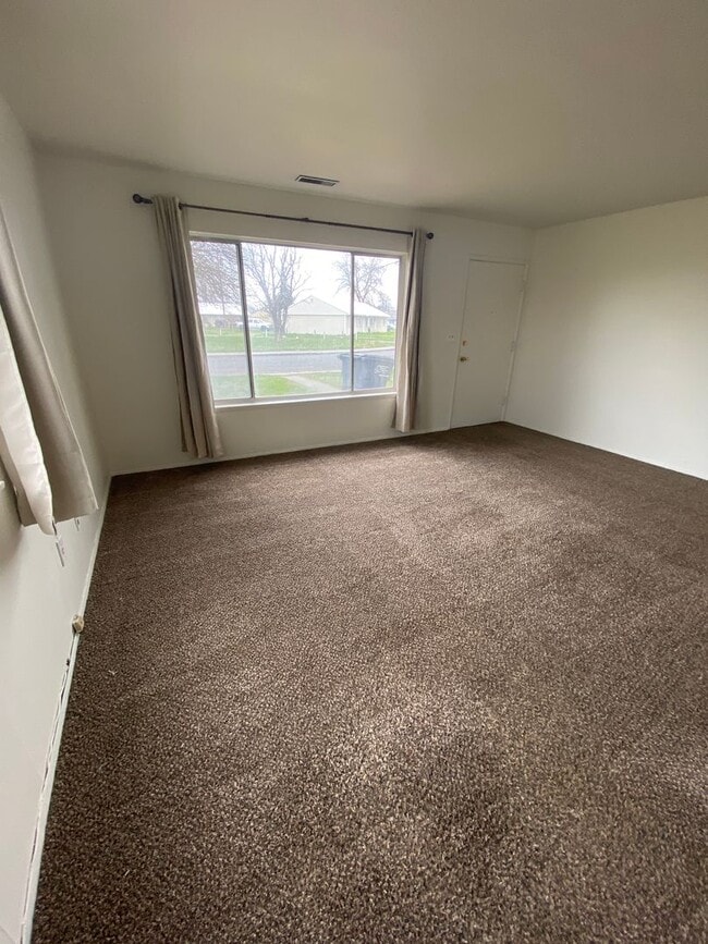 Building Photo - 1208-1210 Vandenberg Ave