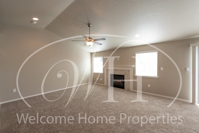 Building Photo - Beautiful Newer Home in New Neighborhood