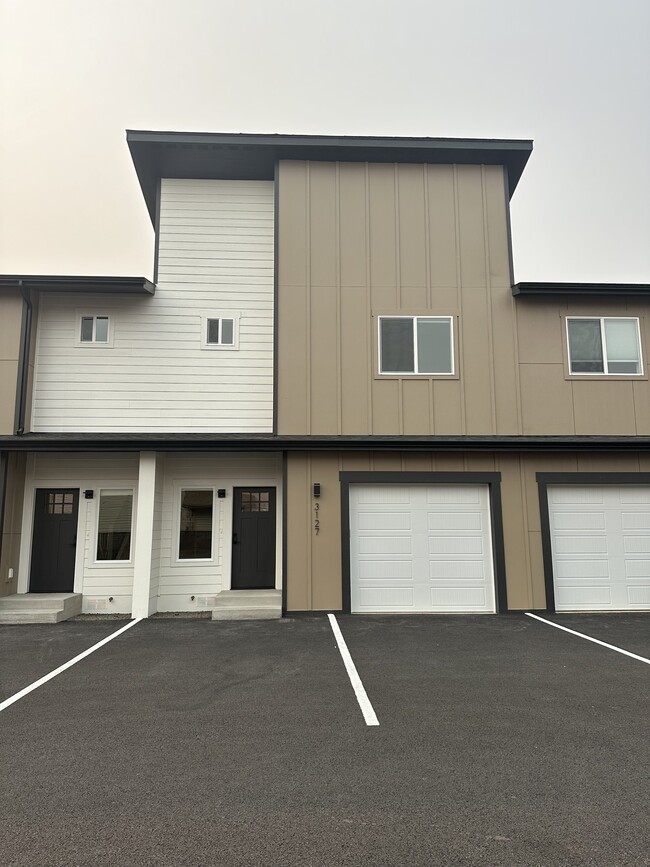 Building Photo - 3135 N Fruitland Ln