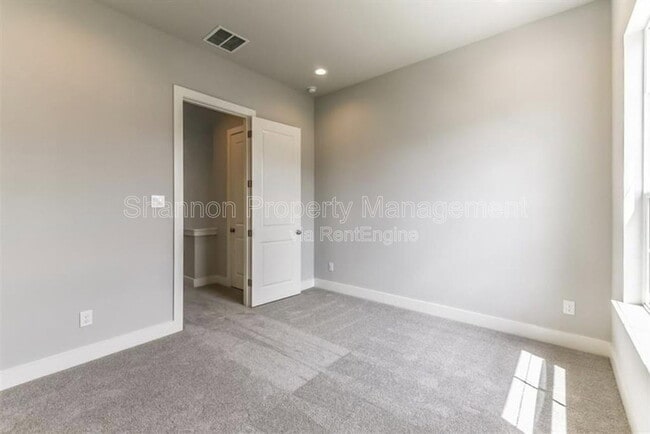 Building Photo - 10915 Brookeshire Chase Ln