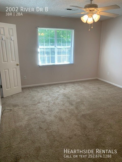 Building Photo - 2002 River Dr