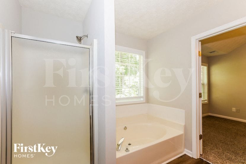 Building Photo - 189 Waters Edge Dr