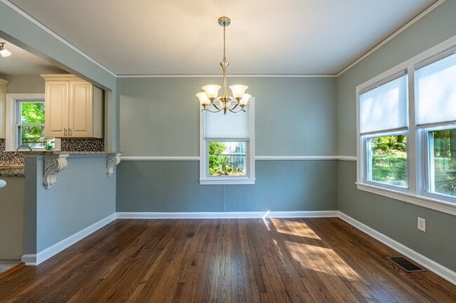 Building Photo - 3265 N Fulton Ave