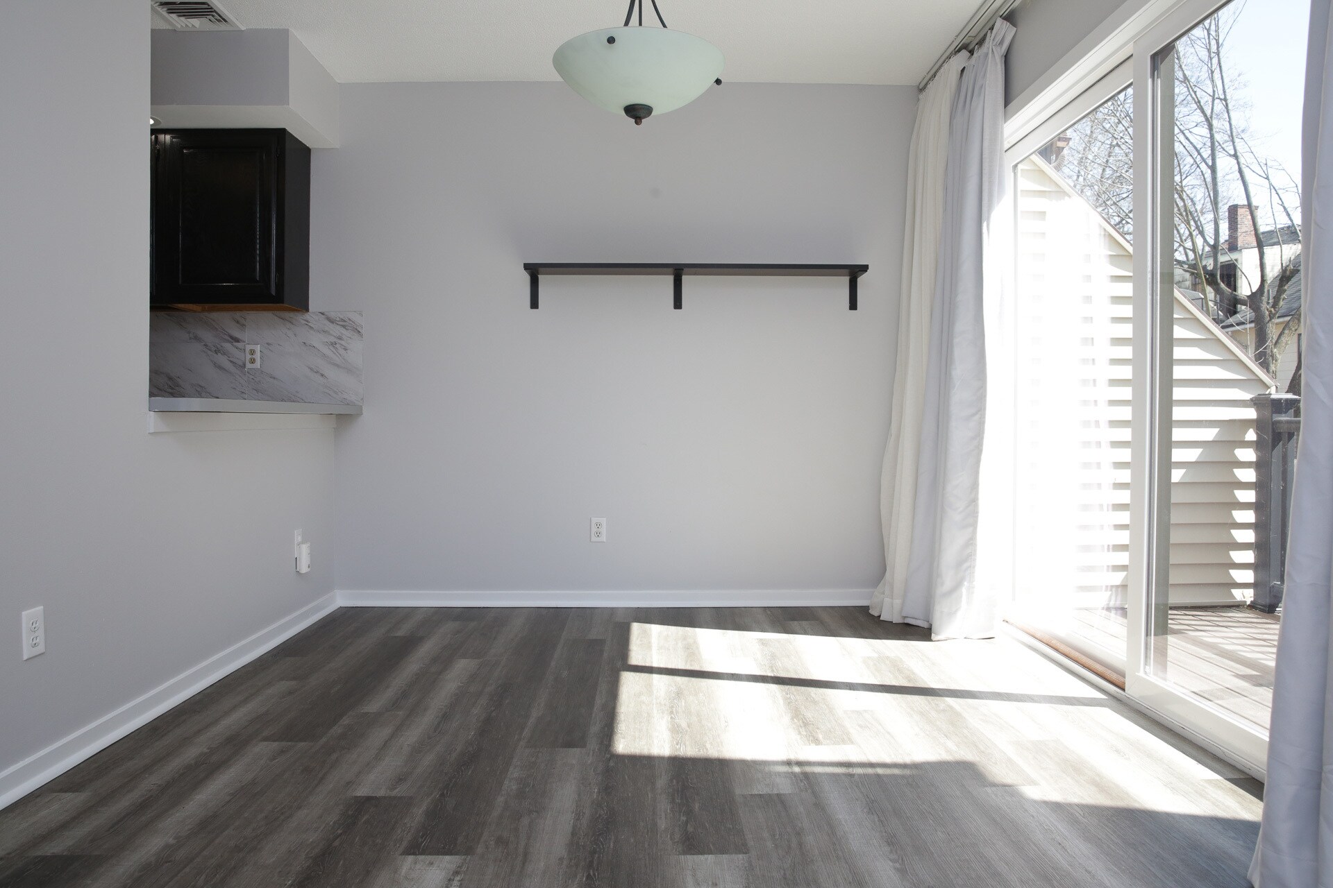 Building Photo - 23 Compton St