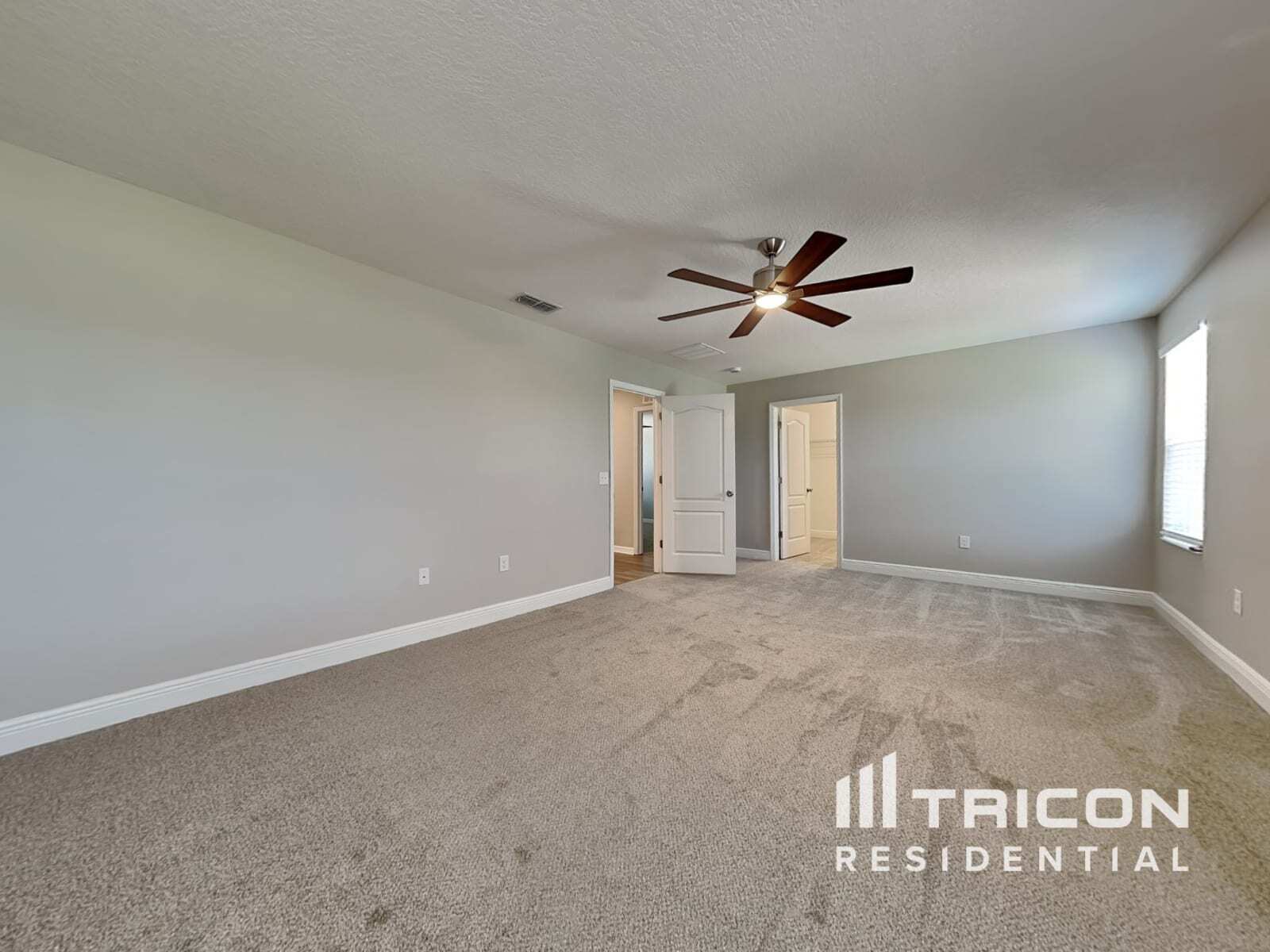 Building Photo - 10636 Laguna Plains Dr