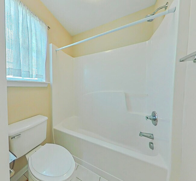 Building Photo - 709 Lakeside Landing Ct