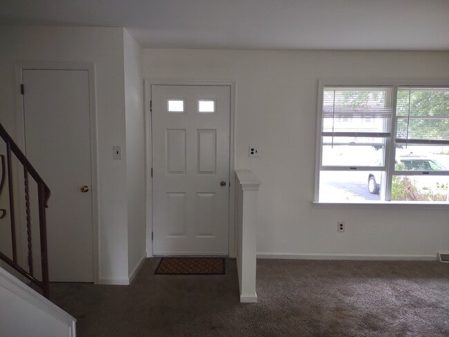 Building Photo - 576A Nemoral St