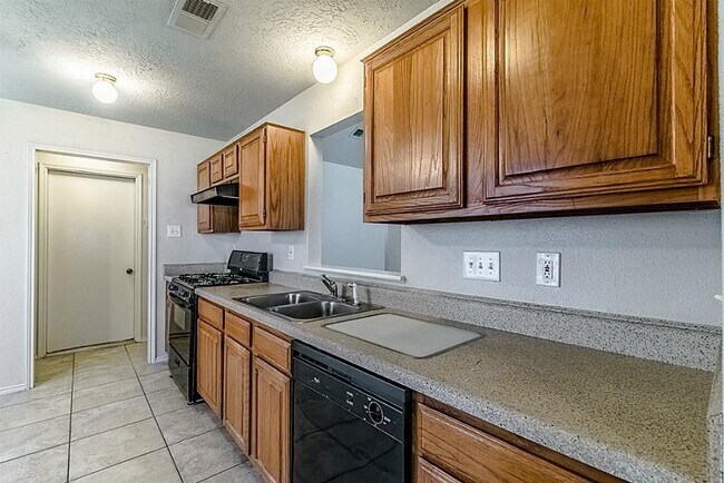 Building Photo - 21423 Golden Dove Dr