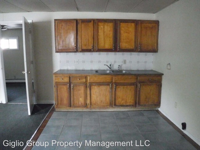 Primary Photo - 301 Wayne St