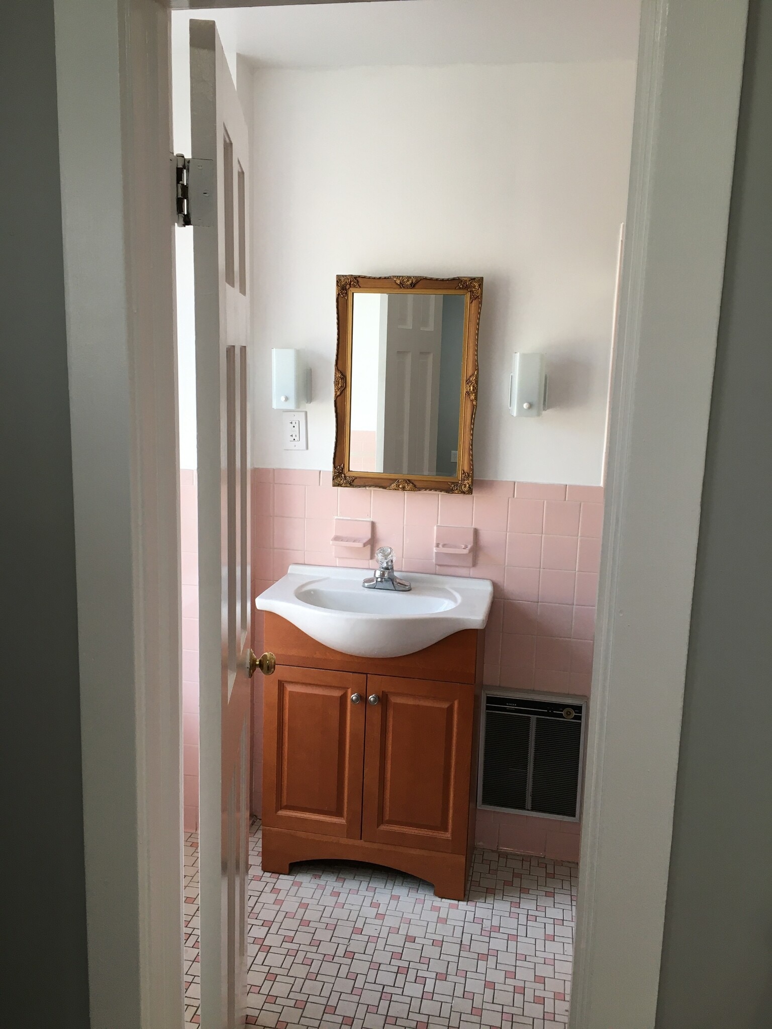 Building Photo - 25 W Boscawen St