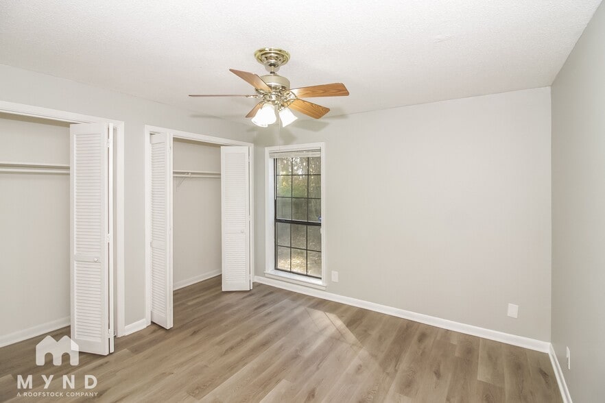 Building Photo - 2201 Montego Dr