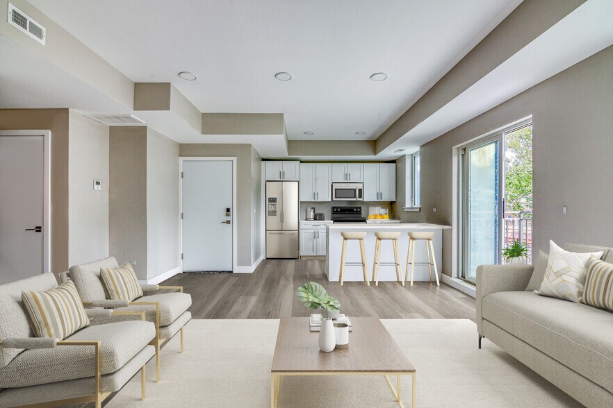 Building Photo - 1952 Bryn Mawr Ave