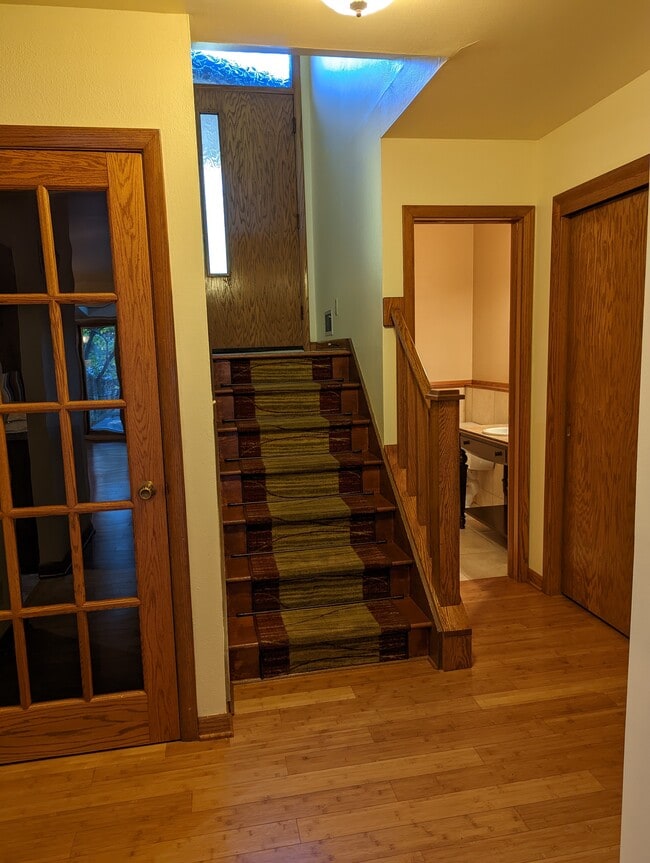 Building Photo - 956 N 124th St