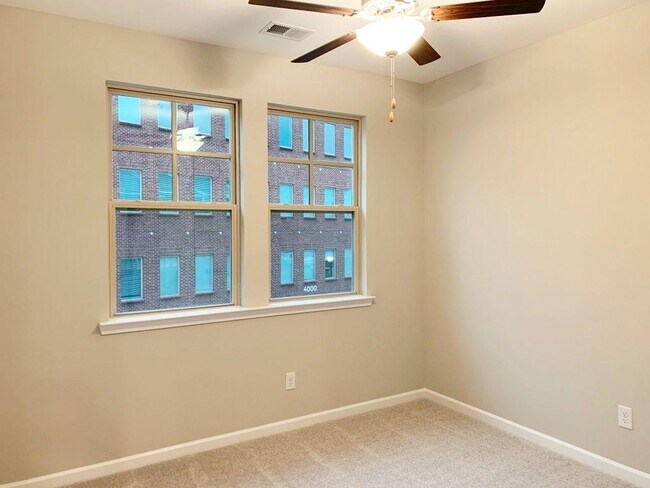 Building Photo - 6023 Skellig St