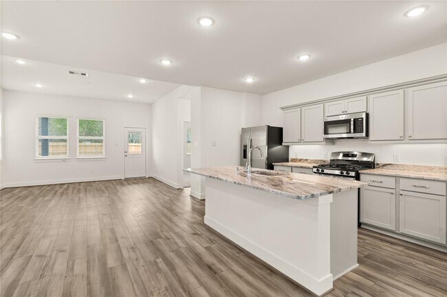 Building Photo - 16783 N Marie Vlg Dr