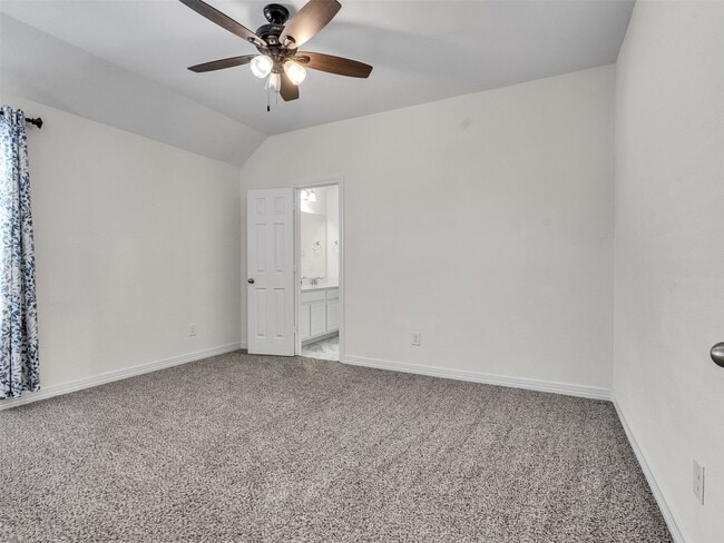 Building Photo - 11066 Walts Run Ln