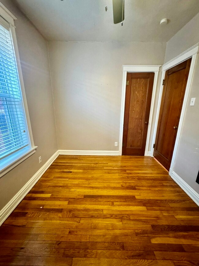 Building Photo - 4930 Tholozan Ave