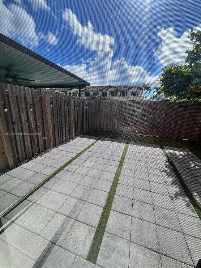 Building Photo - 159 SE 33rd Terrace