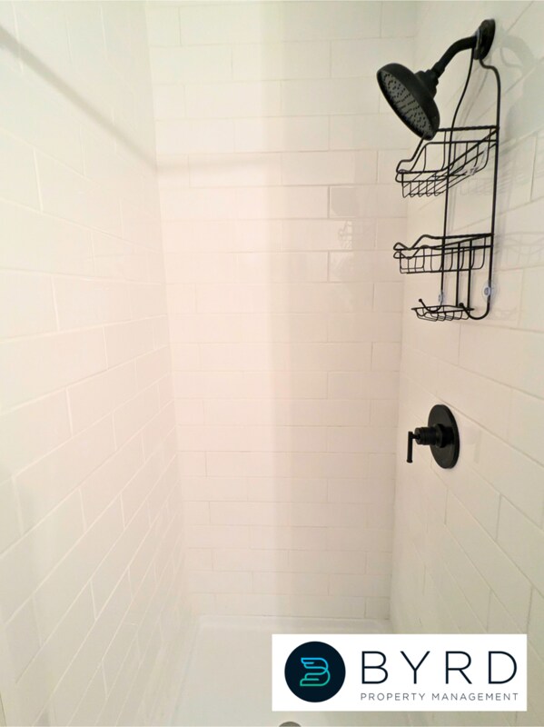 Building Photo - 5006 Glen Tara Dr