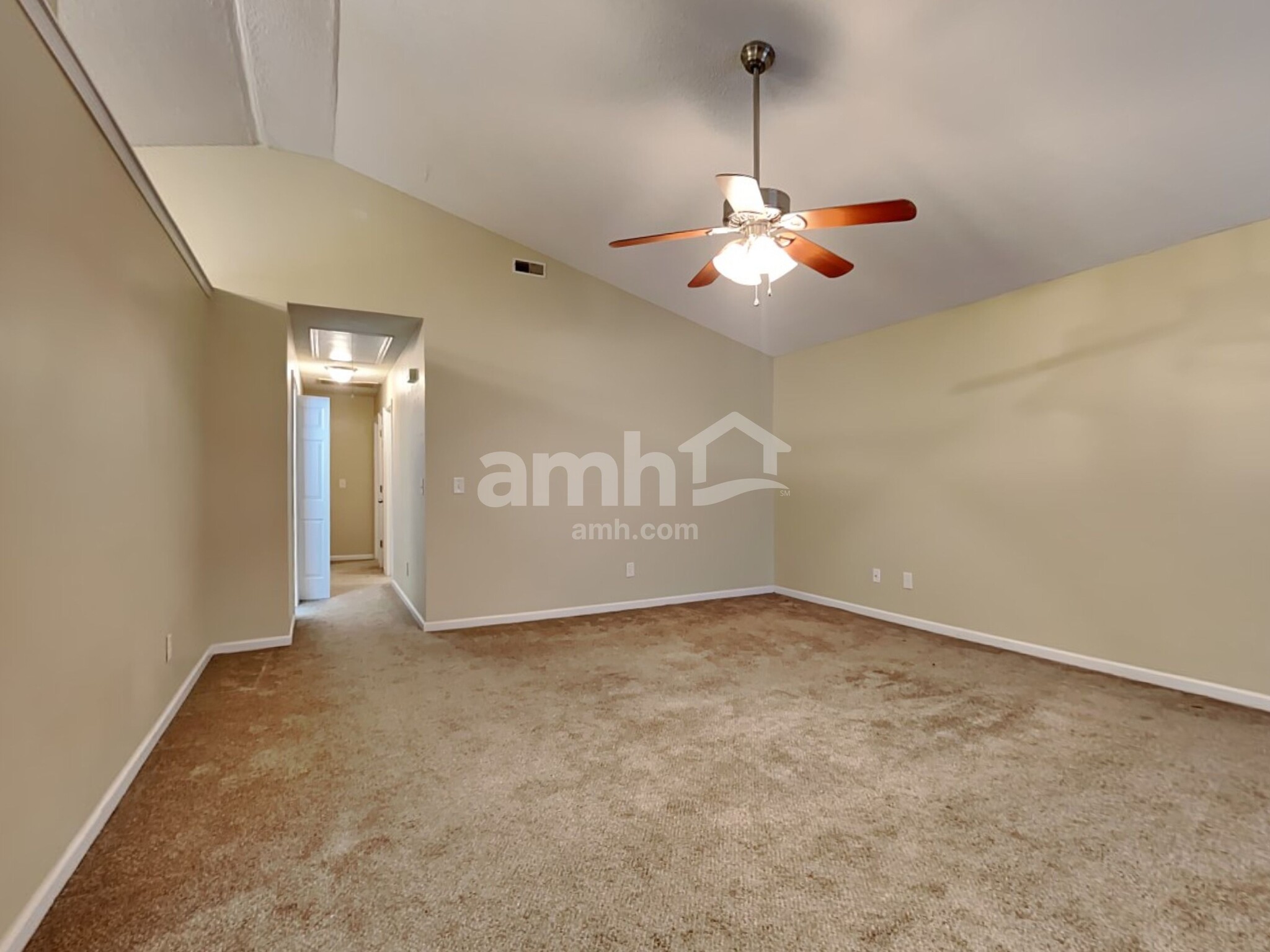 Building Photo - 136 Trickle Dr