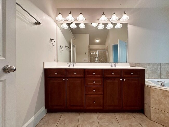 Building Photo - 5132 Meridian Ln