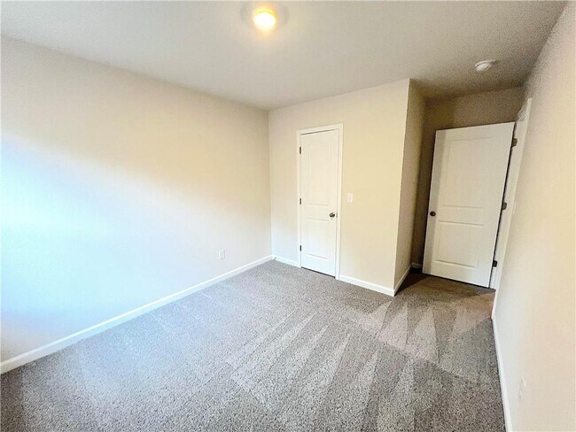 Building Photo - 4141 Oakwood Ter Ct
