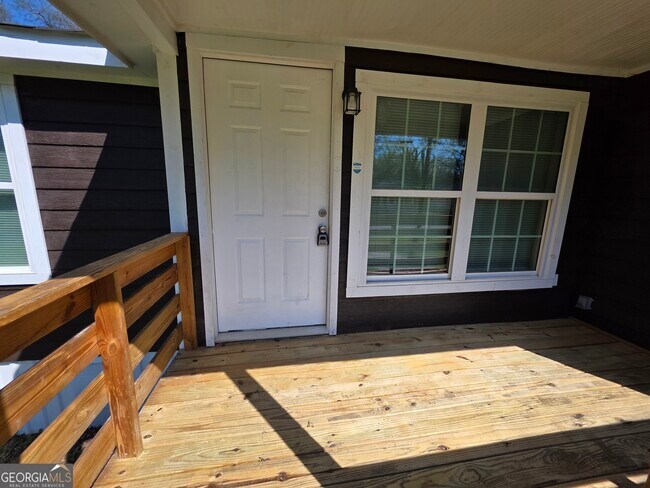 Building Photo - 1030 Dennis St