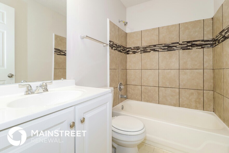 Building Photo - 7250 N Old Farm Rd