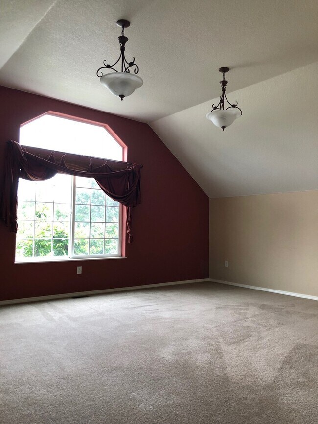 Building Photo - 2521 Stratford Ln