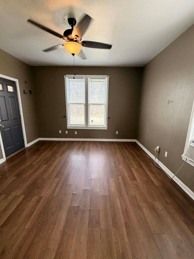 Building Photo - 408 E 41st St