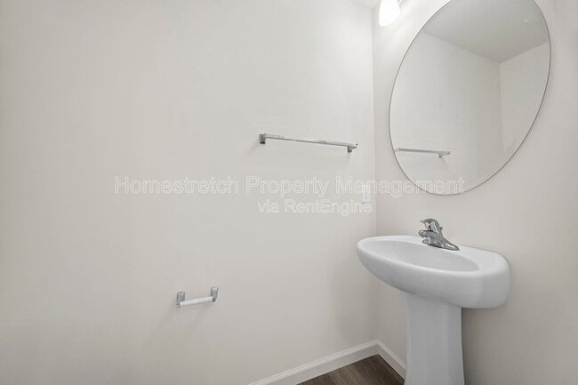 Building Photo - 176 Canal Cottage Aly