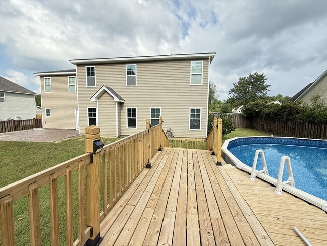 Building Photo - 231 Southwoods Ln