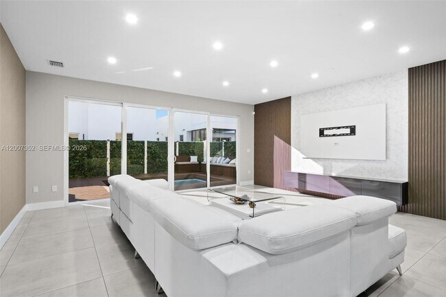 Building Photo - 7534 NW 98th Ave