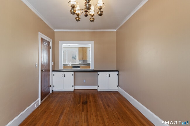 Building Photo - 1955 Chapel St