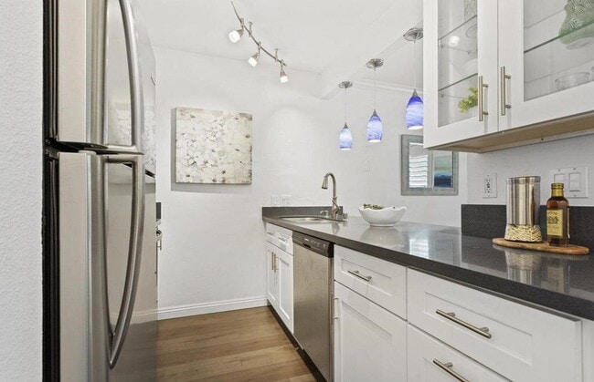 Building Photo - Chic Oceanside Retreat: 1-Bedroom with Sce...
