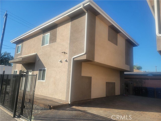 Building Photo - 7334 Vineland Ave