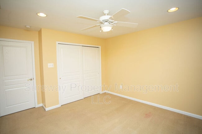 Building Photo - 42 Tudor Ct